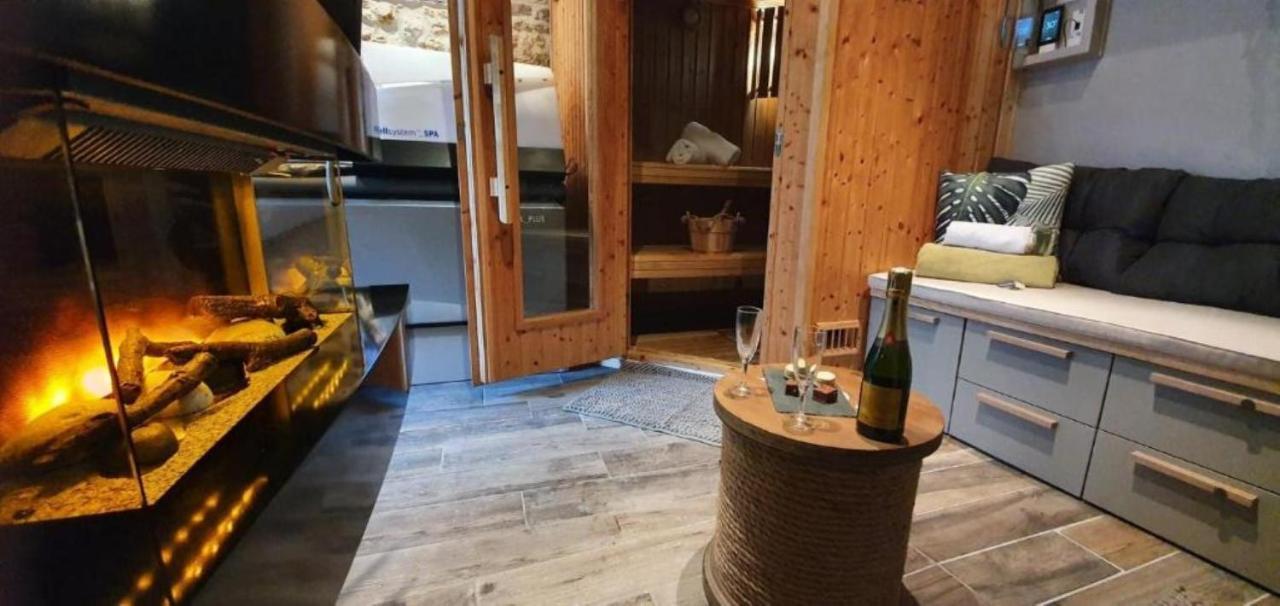 Le Trophee Boutique Hotel Spa- La Loggia Appart'Hotel Довиль Экстерьер фото
