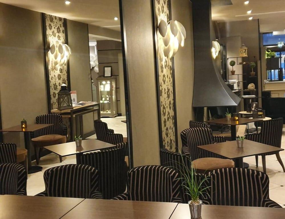 Le Trophee Boutique Hotel Spa- La Loggia Appart'Hotel Довиль Экстерьер фото