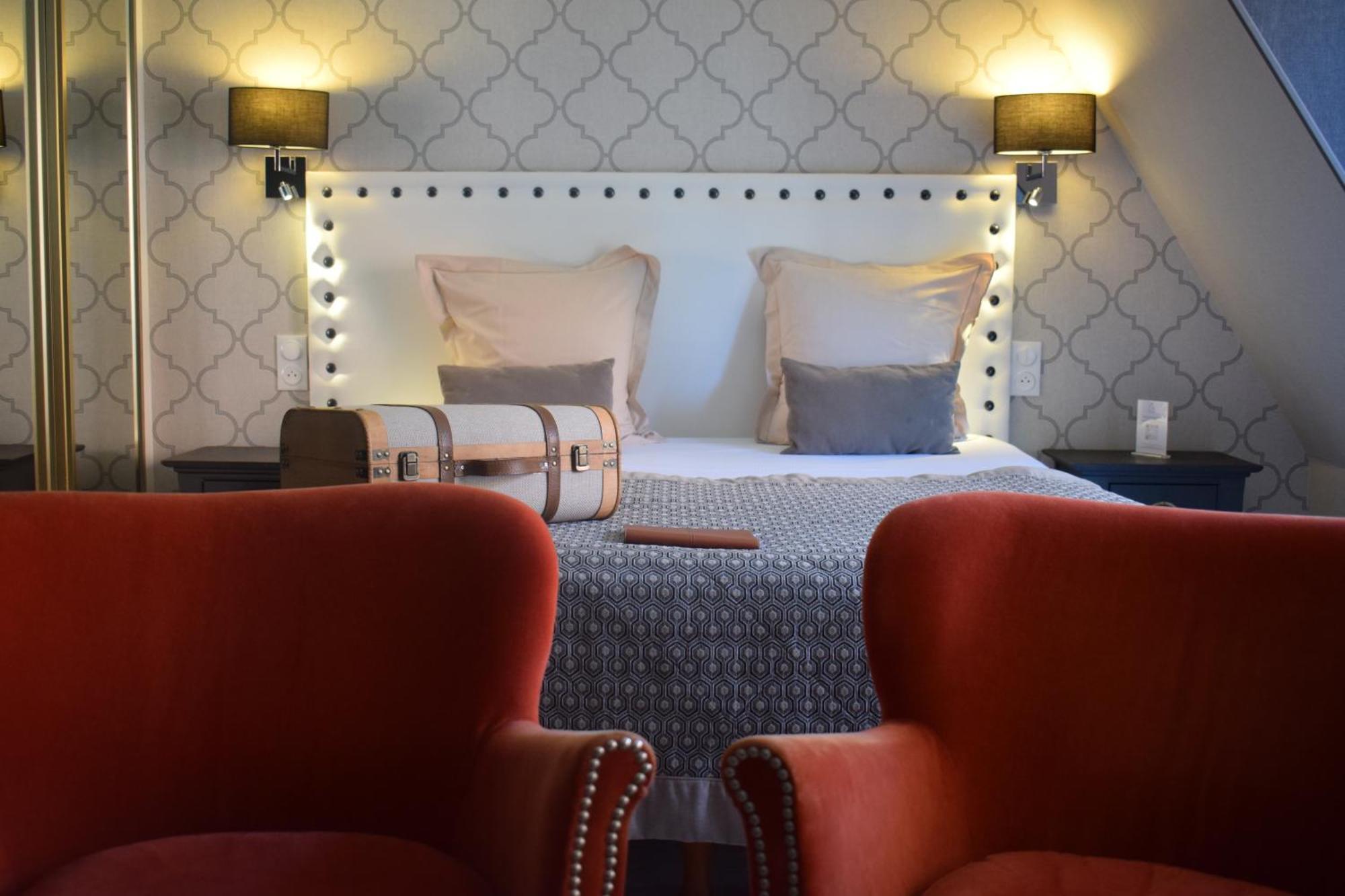 Le Trophee Boutique Hotel Spa- La Loggia Appart'Hotel Довиль Экстерьер фото