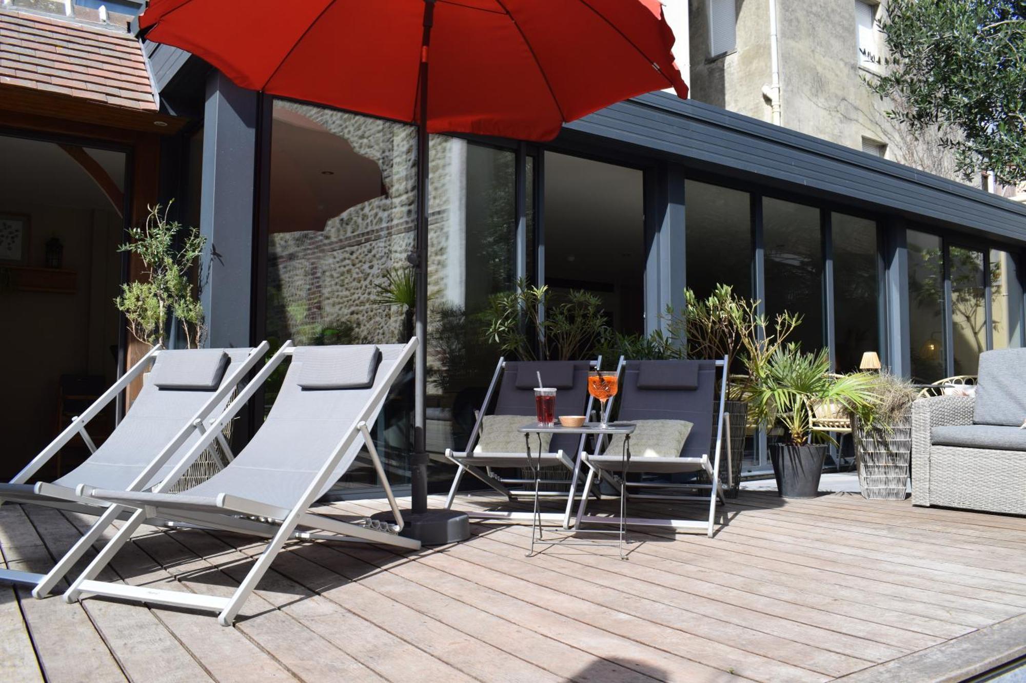 Le Trophee Boutique Hotel Spa- La Loggia Appart'Hotel Довиль Экстерьер фото