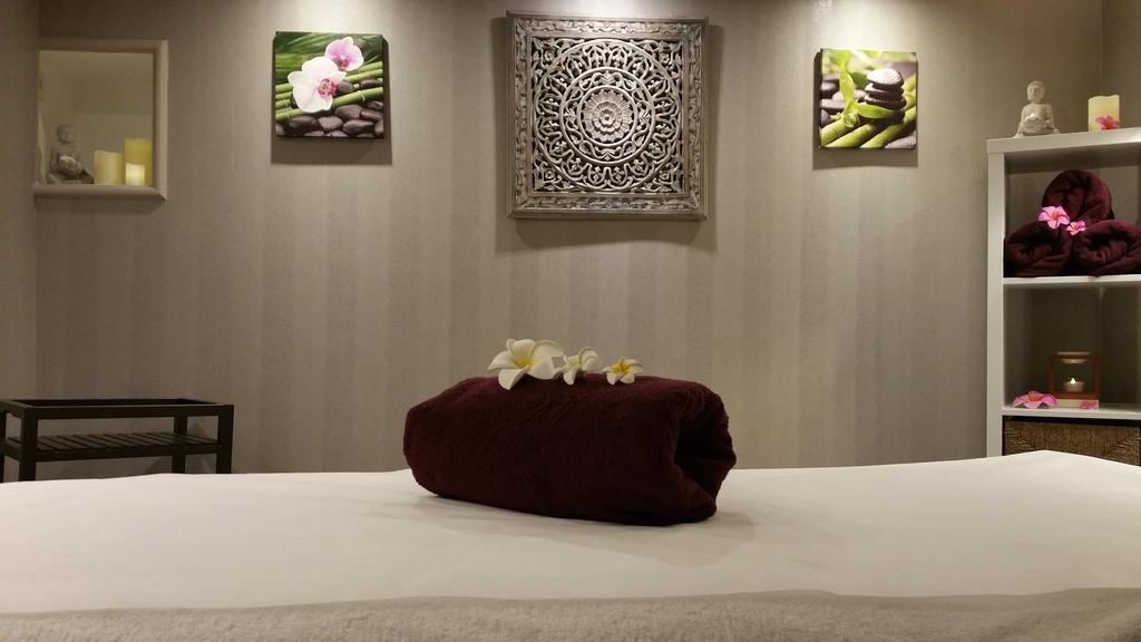 Le Trophee Boutique Hotel Spa- La Loggia Appart'Hotel Довиль Экстерьер фото
